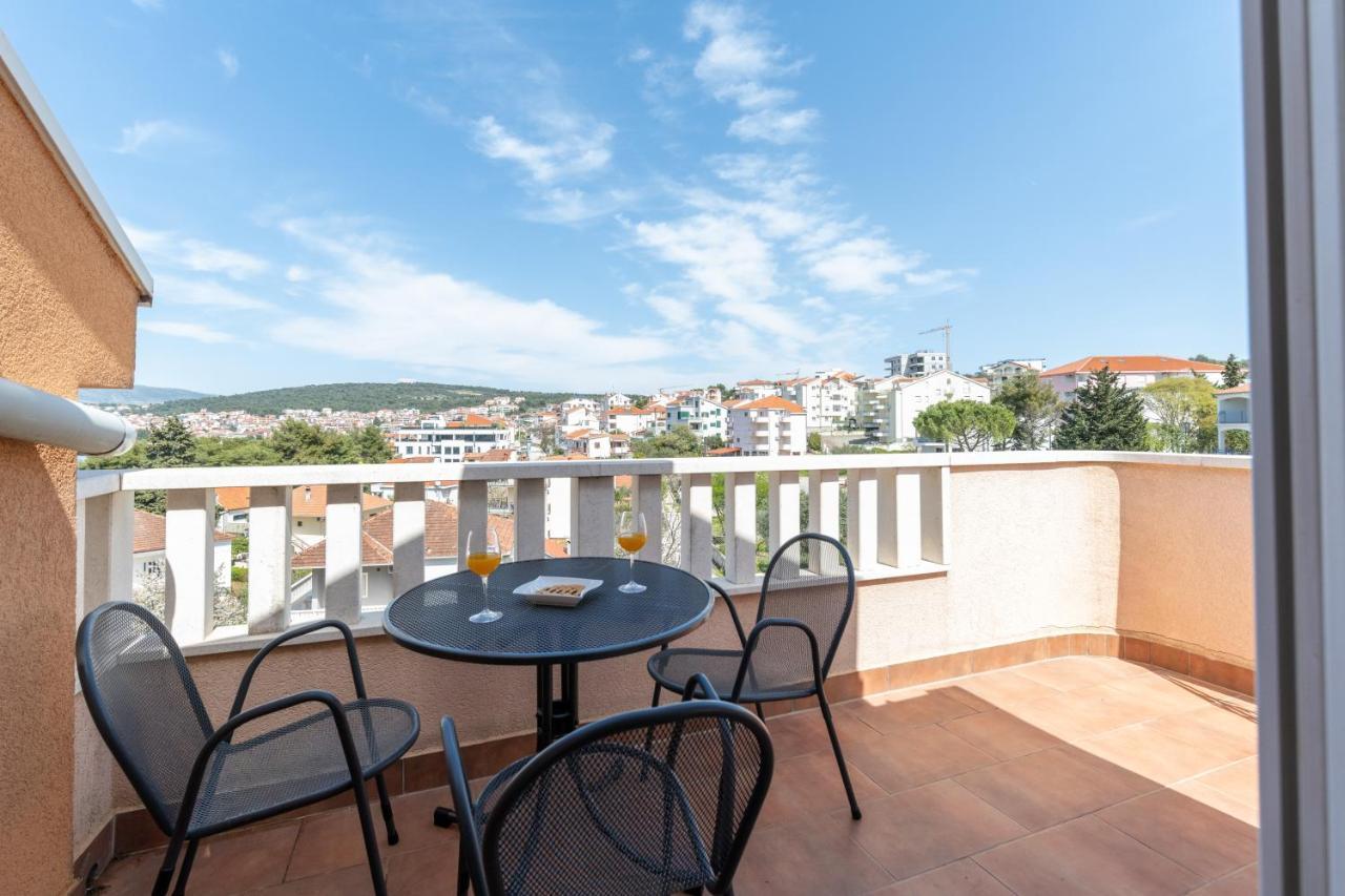 Dalmatia Apartments Ciovo Трогір Екстер'єр фото