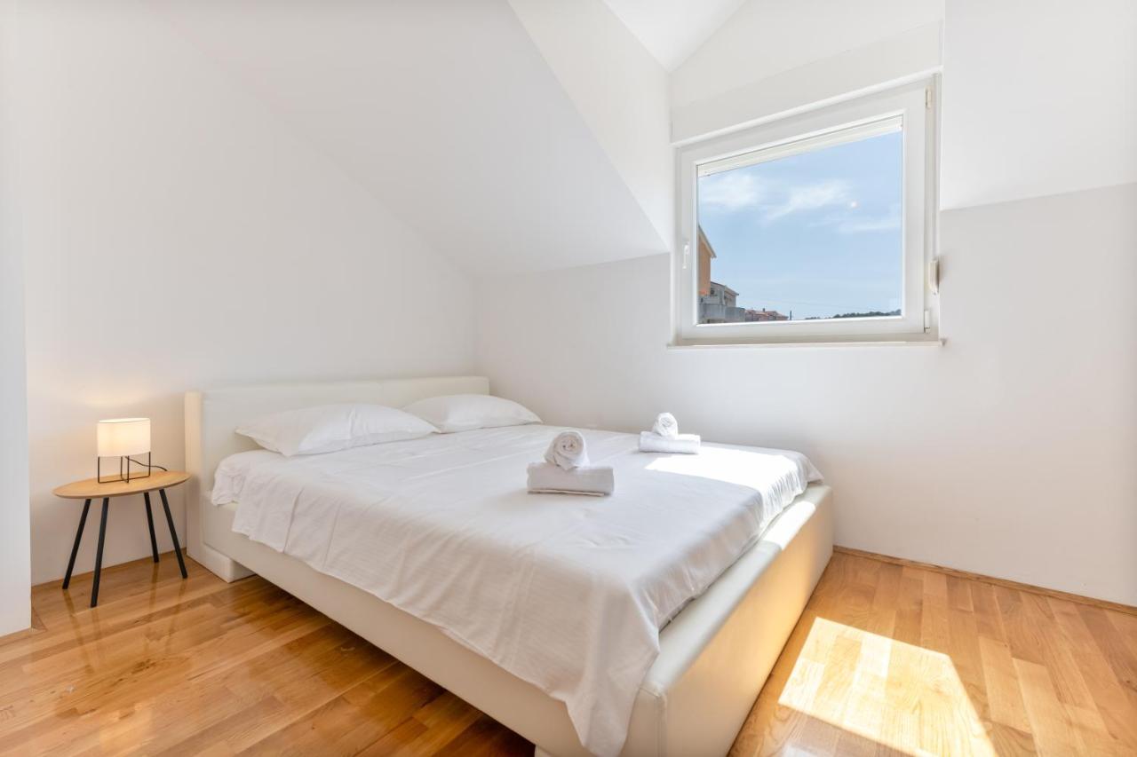 Dalmatia Apartments Ciovo Трогір Екстер'єр фото